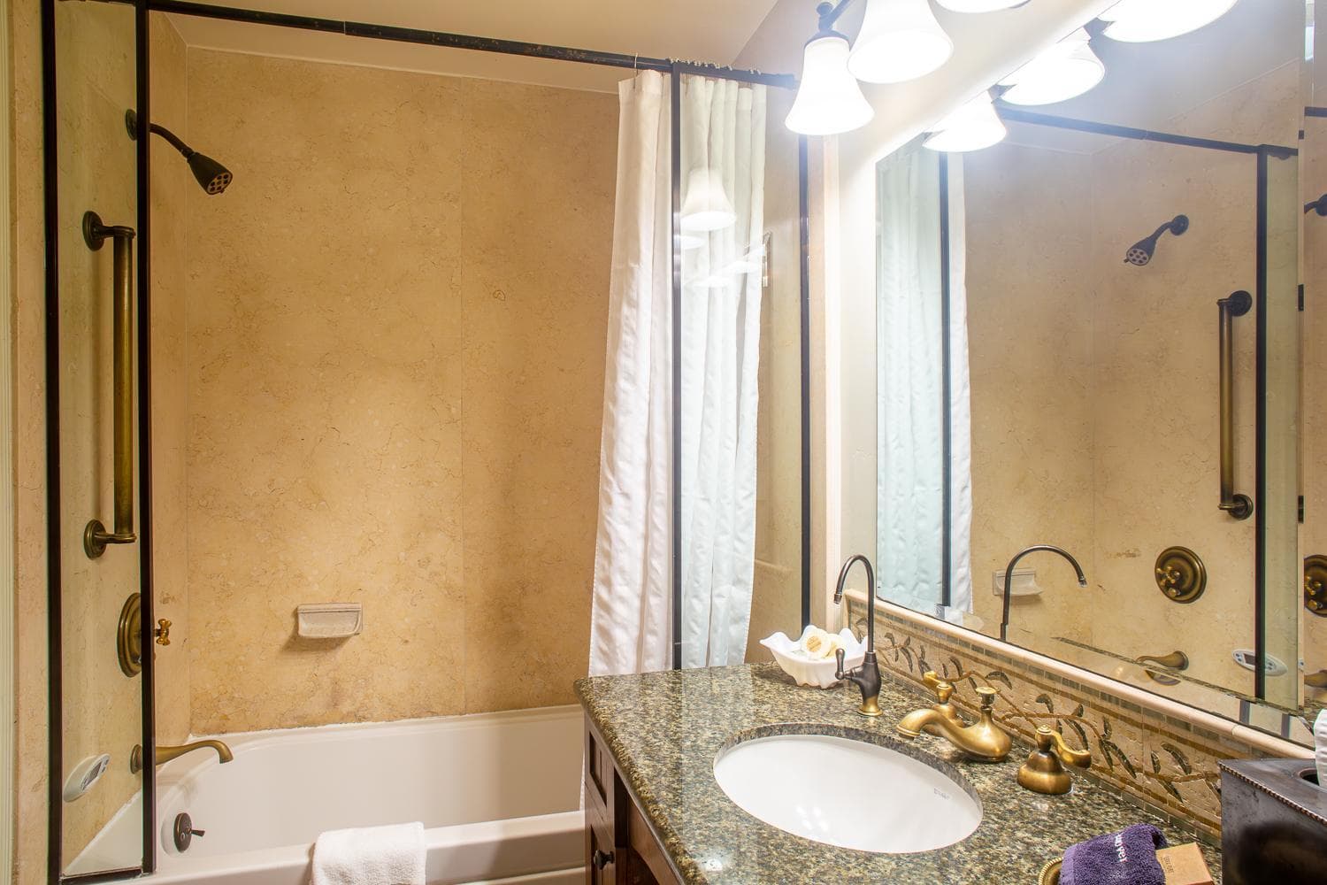 Castillo Inn at the Beach gallery photo in Santa Barbara, CA — image 29