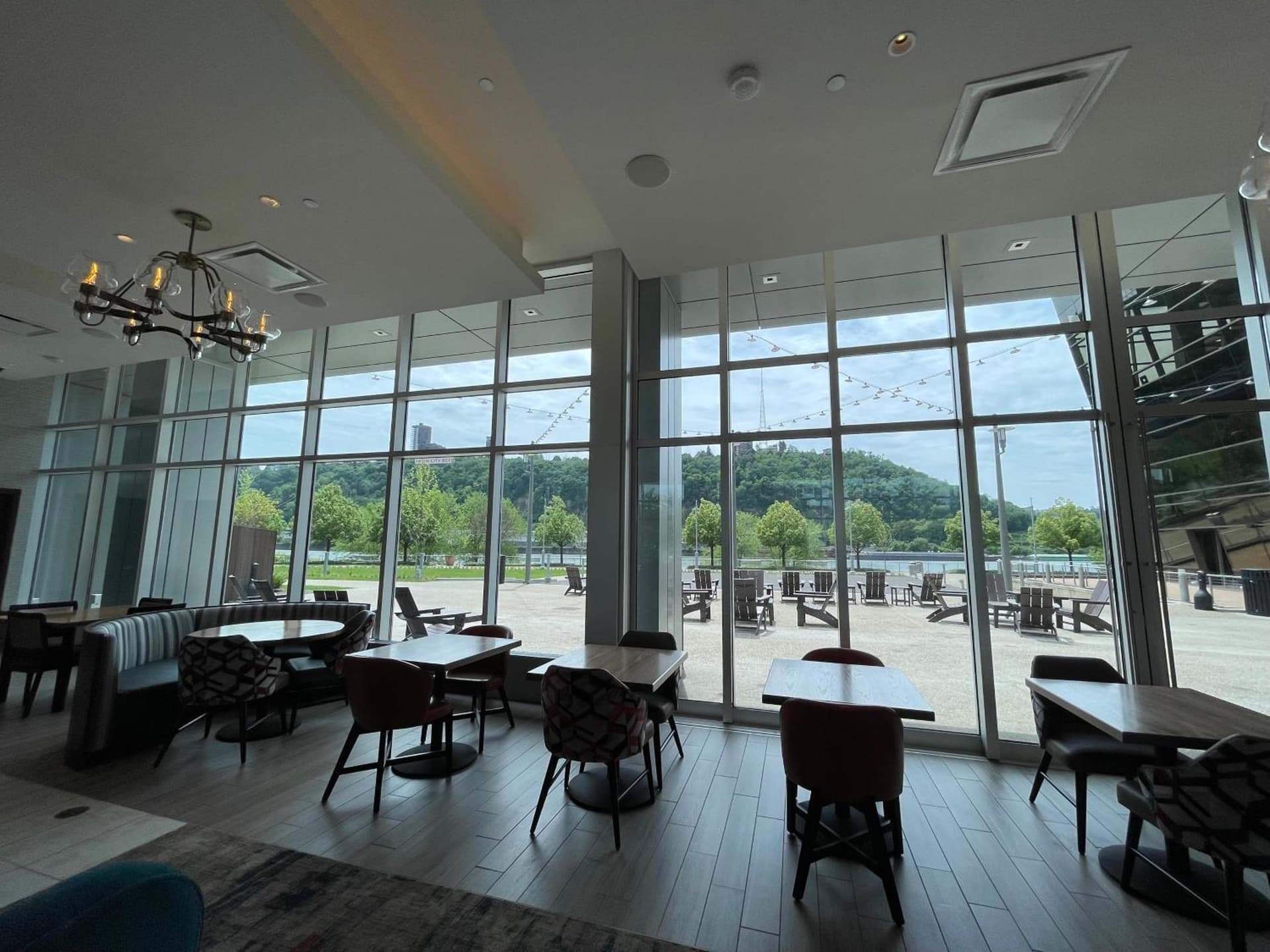 The Landing Hotel at Rivers Casino Pittsburgh gallery photo in Pittsburgh, PA — image 41