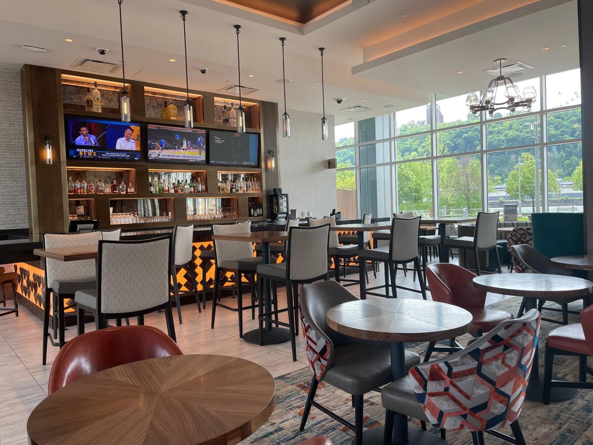 The Landing Hotel at Rivers Casino Pittsburgh gallery photo in Pittsburgh, PA — image 17