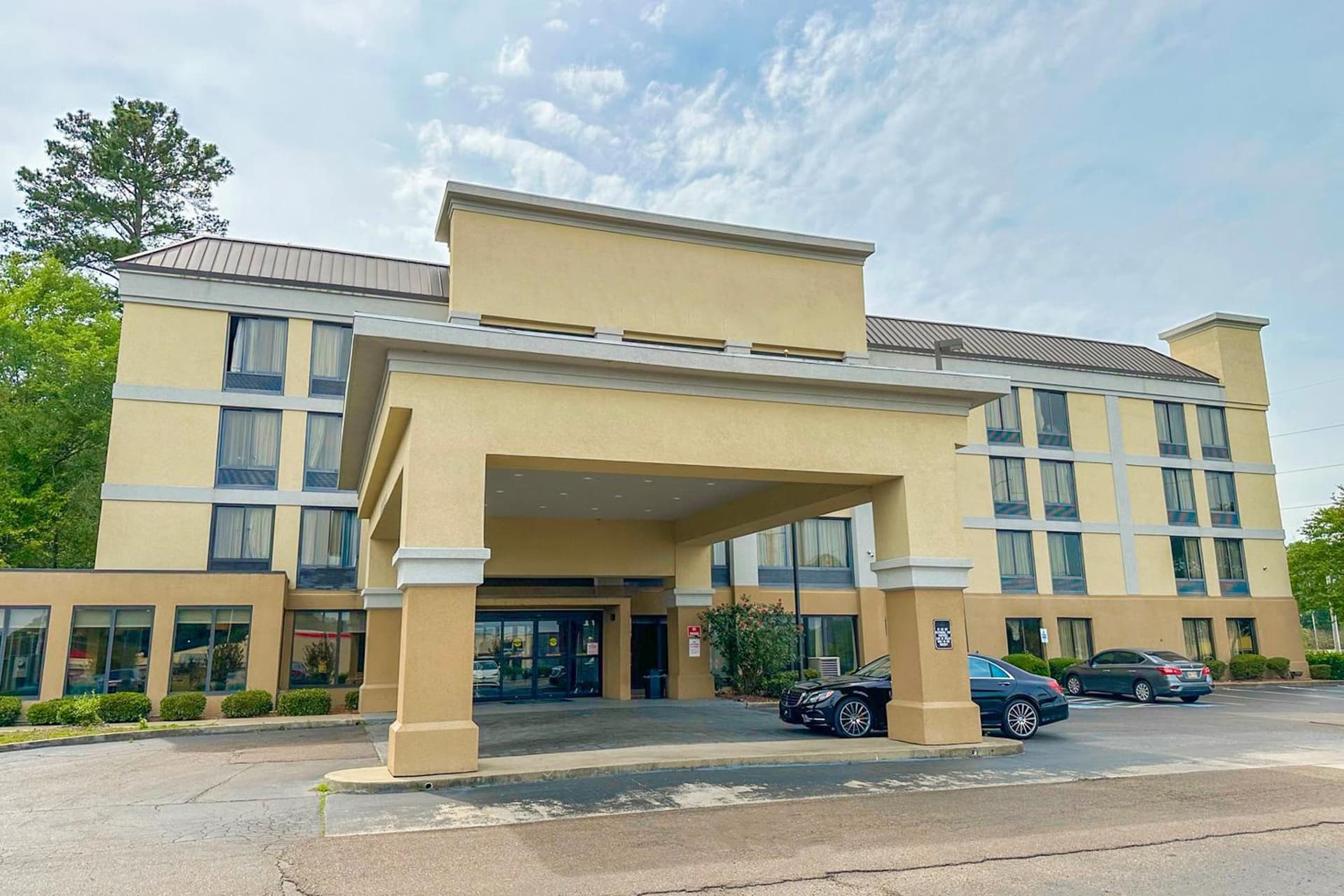 OYO Townhouse Jackson - Ridgeland gallery photo in Jackson, MS — image 17