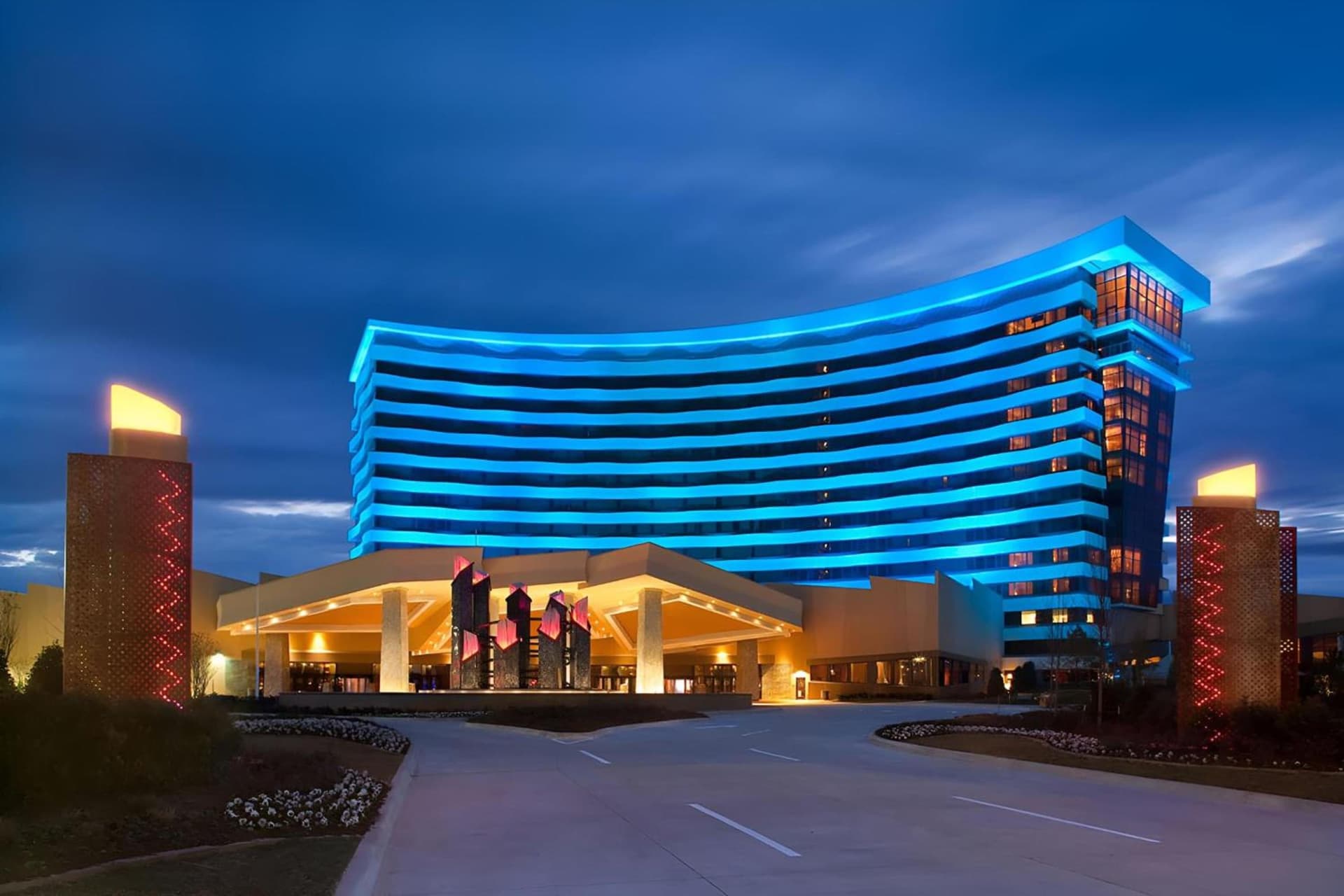 Holiday Inn Express & Suites Moore by IHG interior in Moore, OK — gallery photo 2