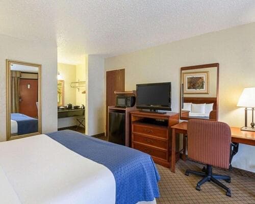 GreenTree Hotel & Extended Stay I-10 FWY Houston, Channelview, Baytown gallery photo in Channelview, TX — image 38
