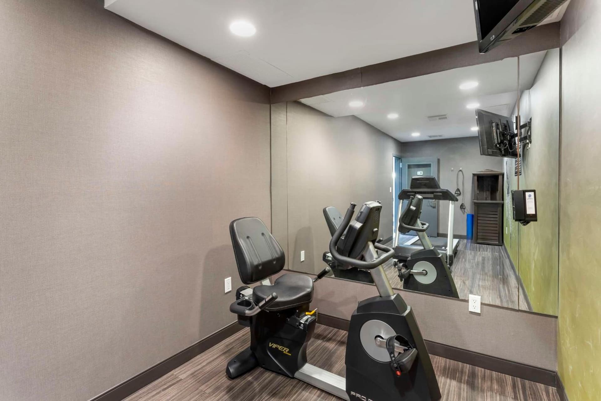 Best Western Brooklyn-Coney Island Inn property views in Brooklyn, NY — gallery photo 3