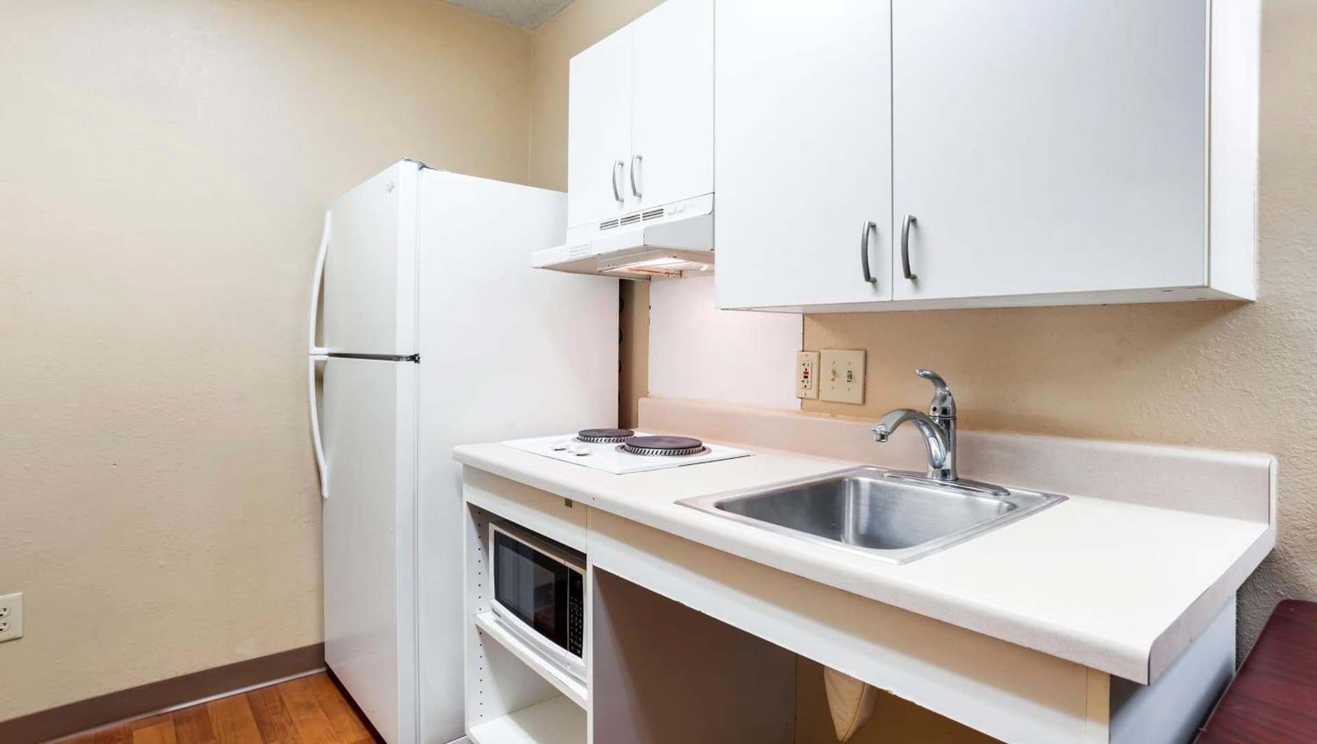 Home 1 Suites Extended Stay gallery photo in Montgomery, AL — image 8