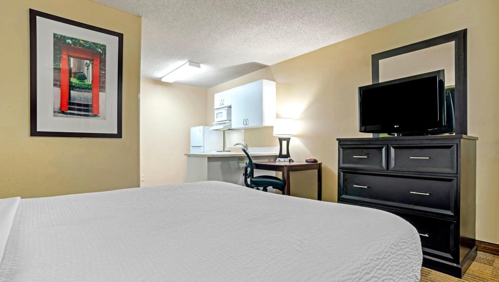 Home 1 Suites Extended Stay gallery photo in Montgomery, AL — image 20