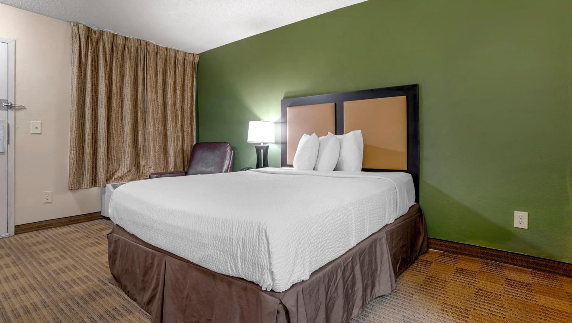Home 1 Suites Extended Stay gallery photo in Montgomery, AL — image 28