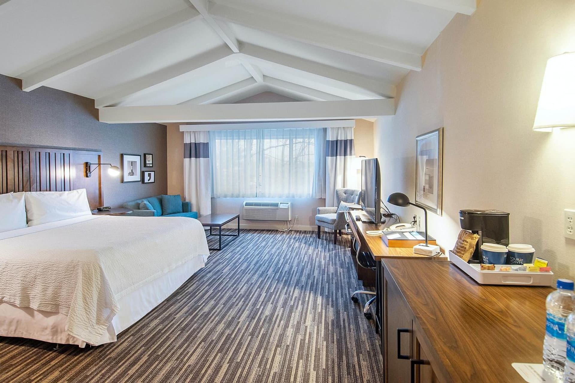Best Western Premier Plainview-Long Island Hotel property views in Plainview, NY — gallery photo 3