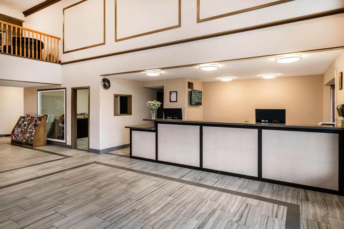 Oasis Inn Tacoma interior in Tacoma, WA — gallery photo 2