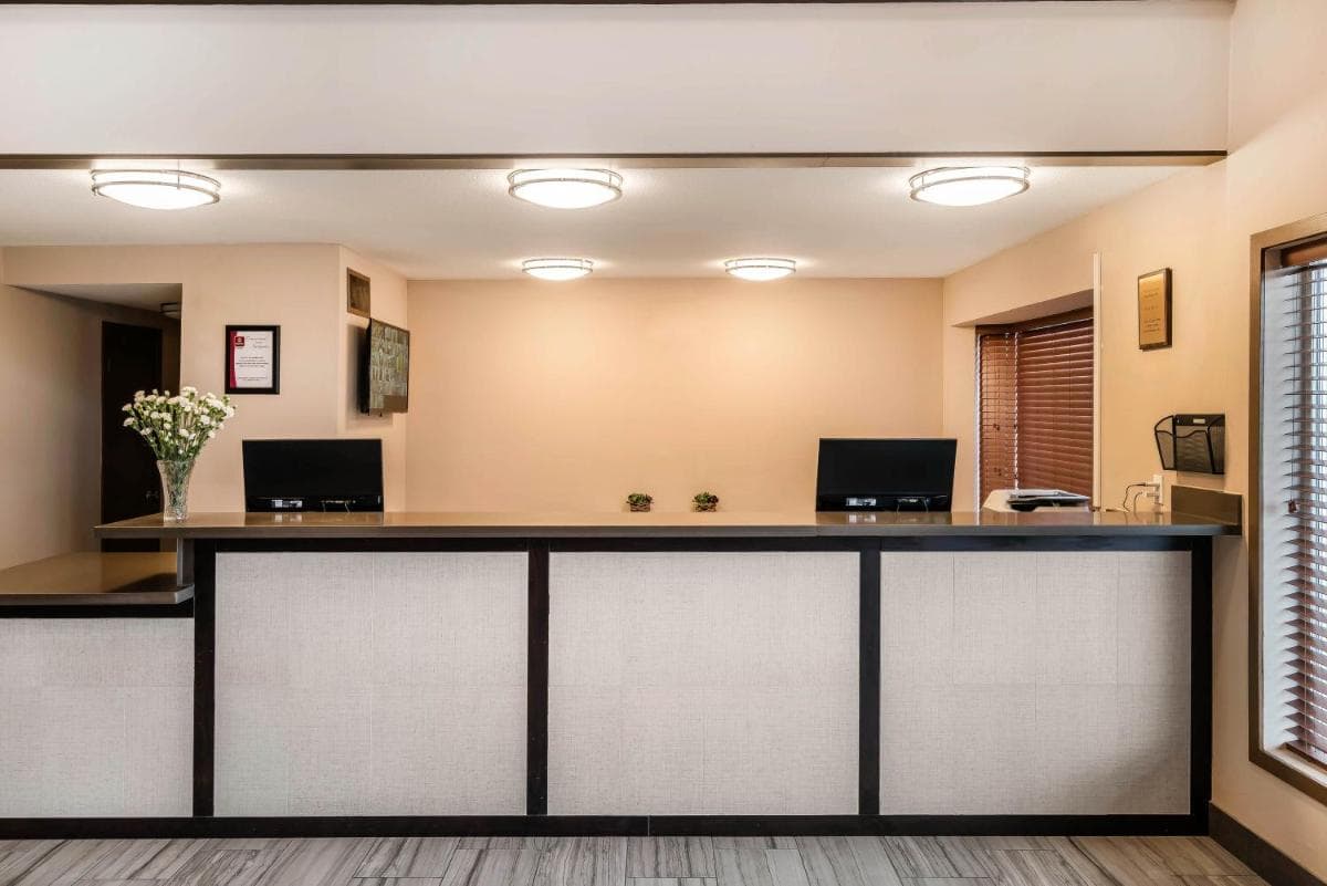 Oasis Inn Tacoma property views in Tacoma, WA — gallery photo 3
