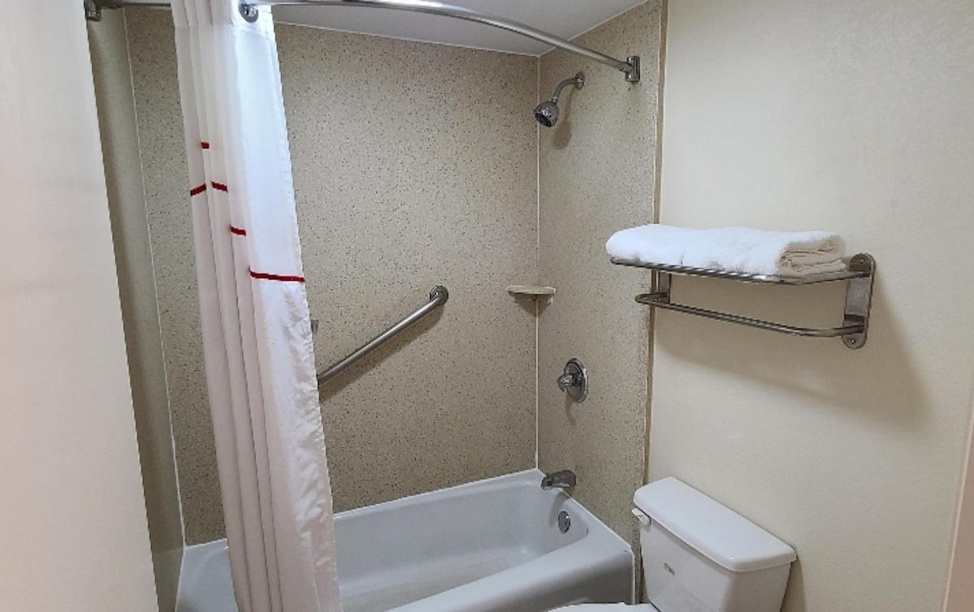 Red Roof Inn Tifton property views in Tifton, GA — gallery photo 3