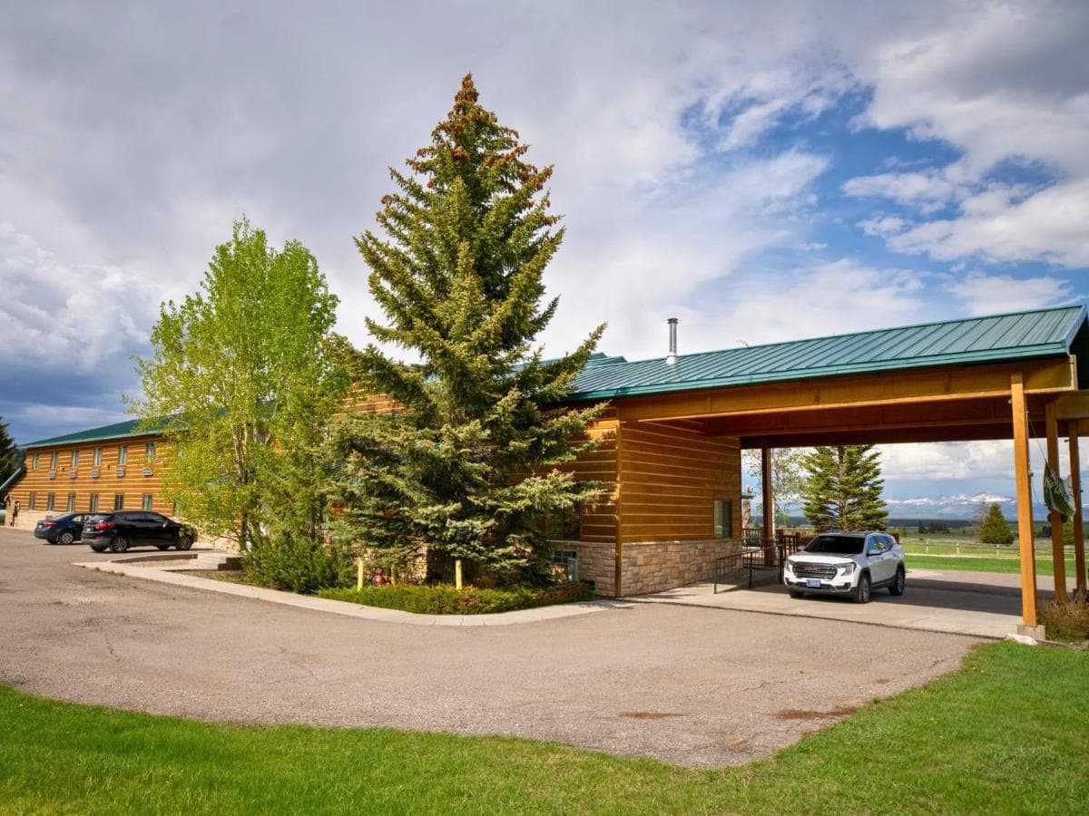 Mountain Vista Hotel property views in West Yellowstone, MT — gallery photo 3