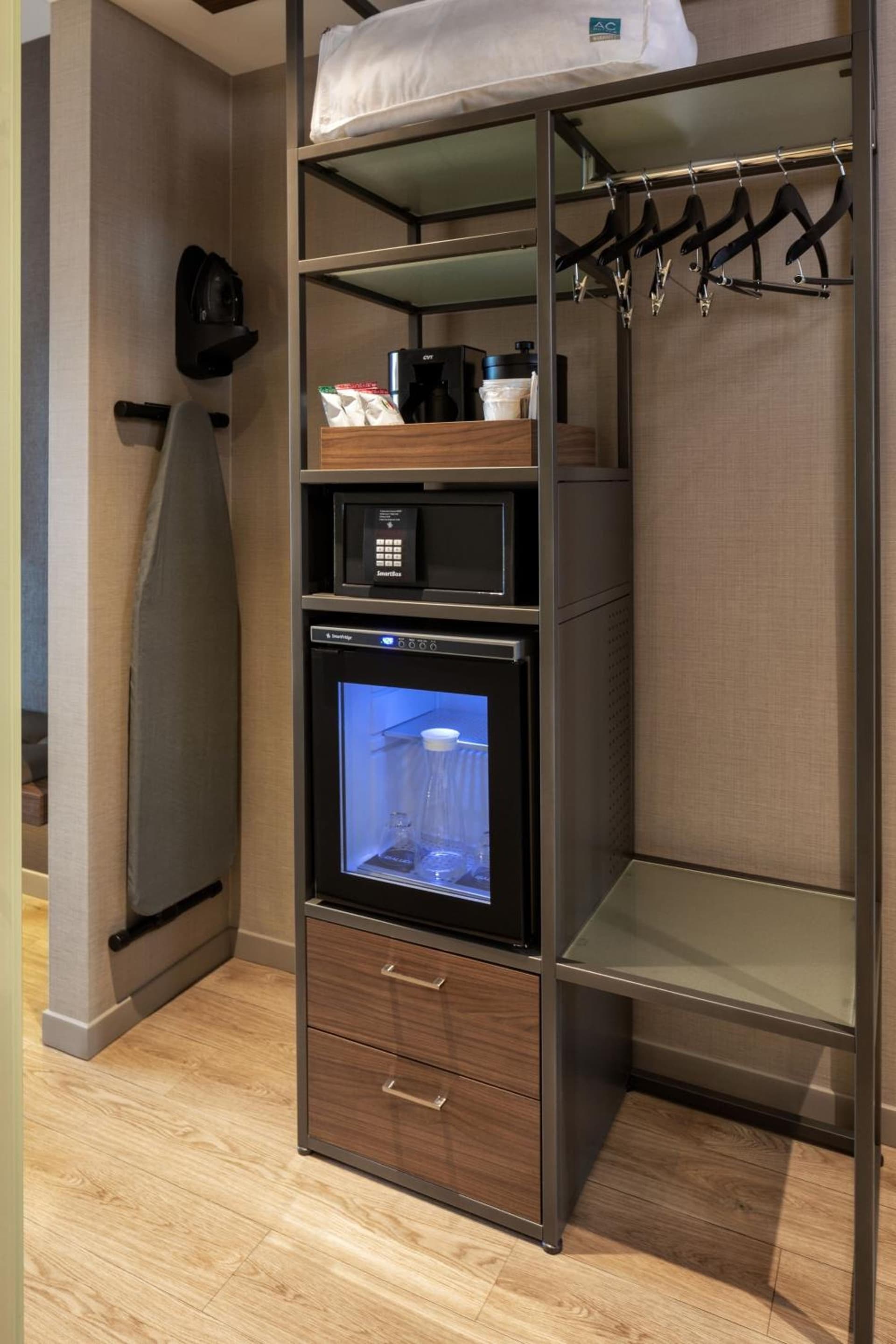 AC Hotel by Marriott Bloomington Mall of America gallery photo in Bloomington, MN — image 37