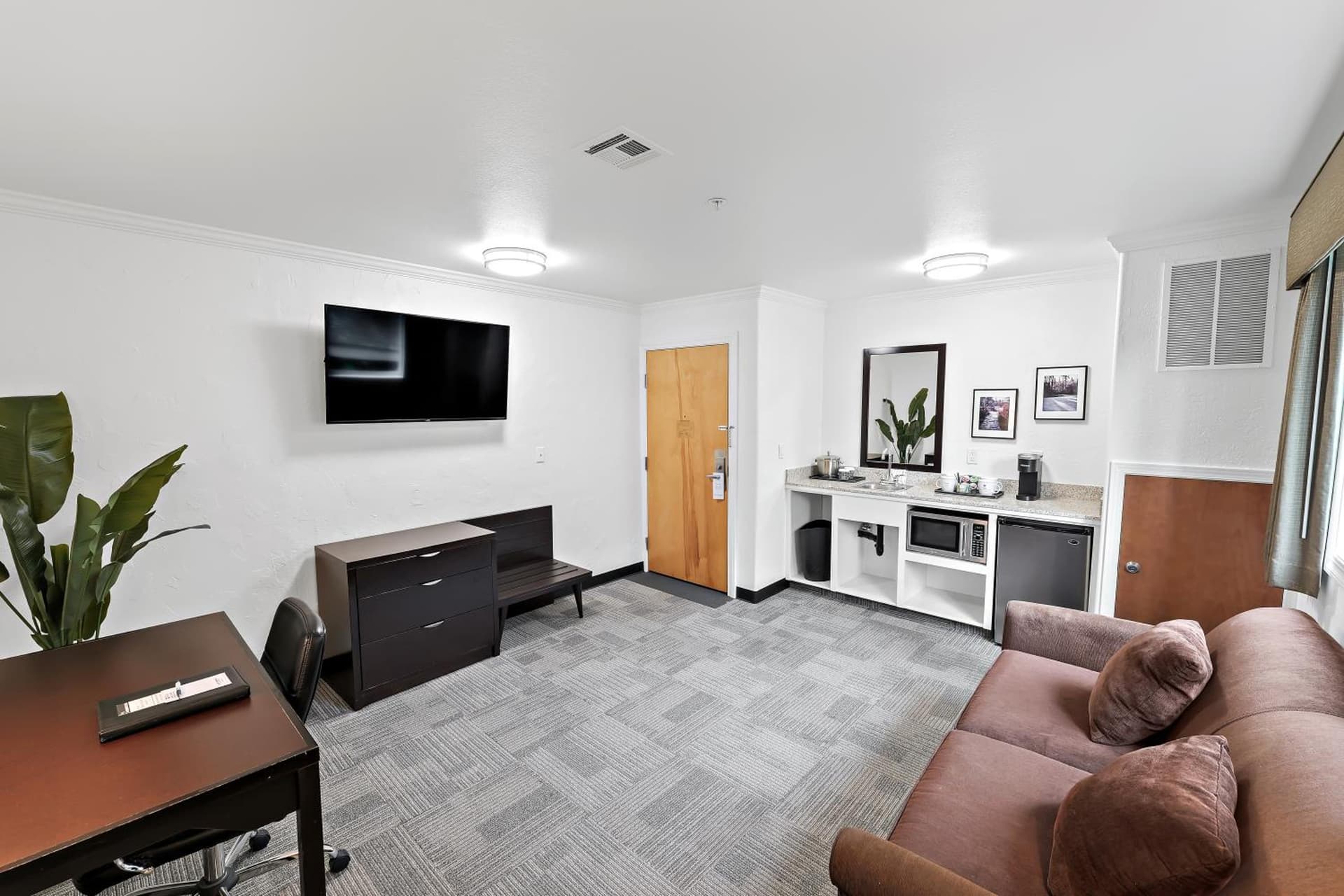 Best Western Wesley Inn & Suites gallery photo in Gig Harbor, WA — image 45