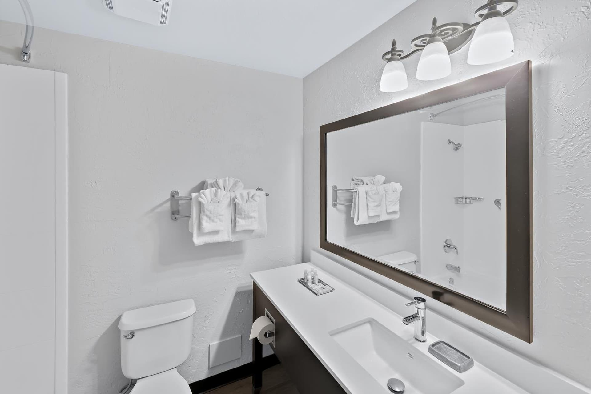 Best Western Wesley Inn & Suites gallery photo in Gig Harbor, WA — image 40
