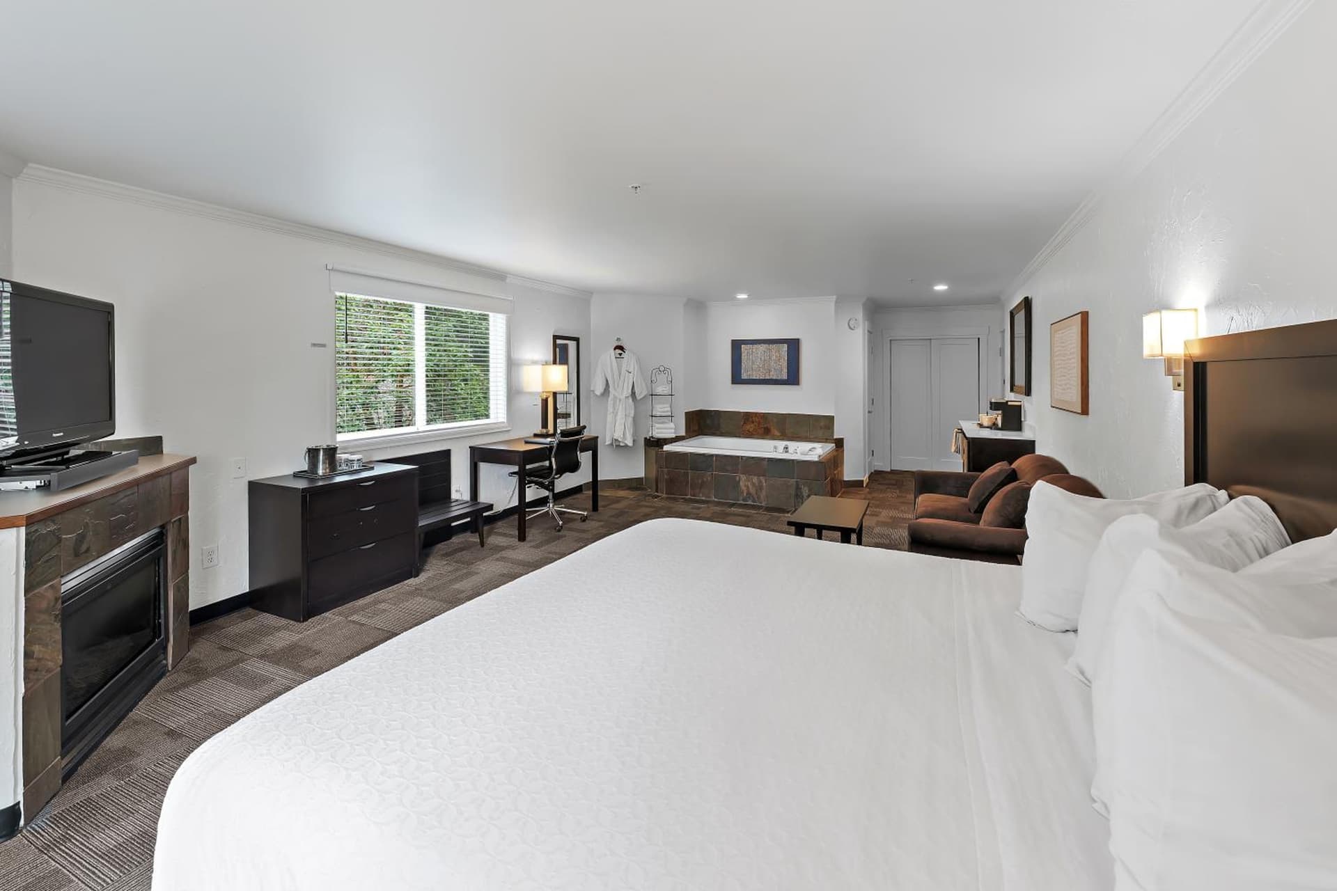 Best Western Wesley Inn & Suites gallery photo in Gig Harbor, WA — image 25