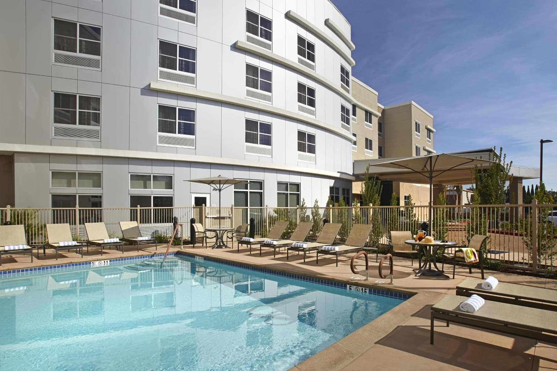 Courtyard by Marriott Sunnyvale Silicon Valley interior in Sunnyvale, CA — gallery photo 2