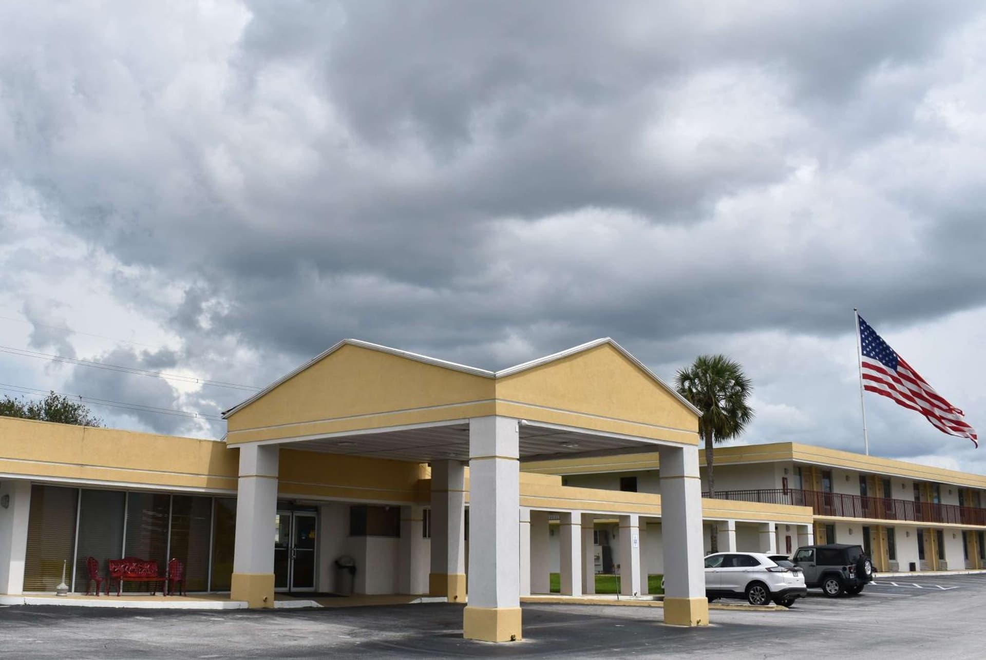 Super 8 by Wyndham Ocala I-75 property views in Ocala, FL — gallery photo 3