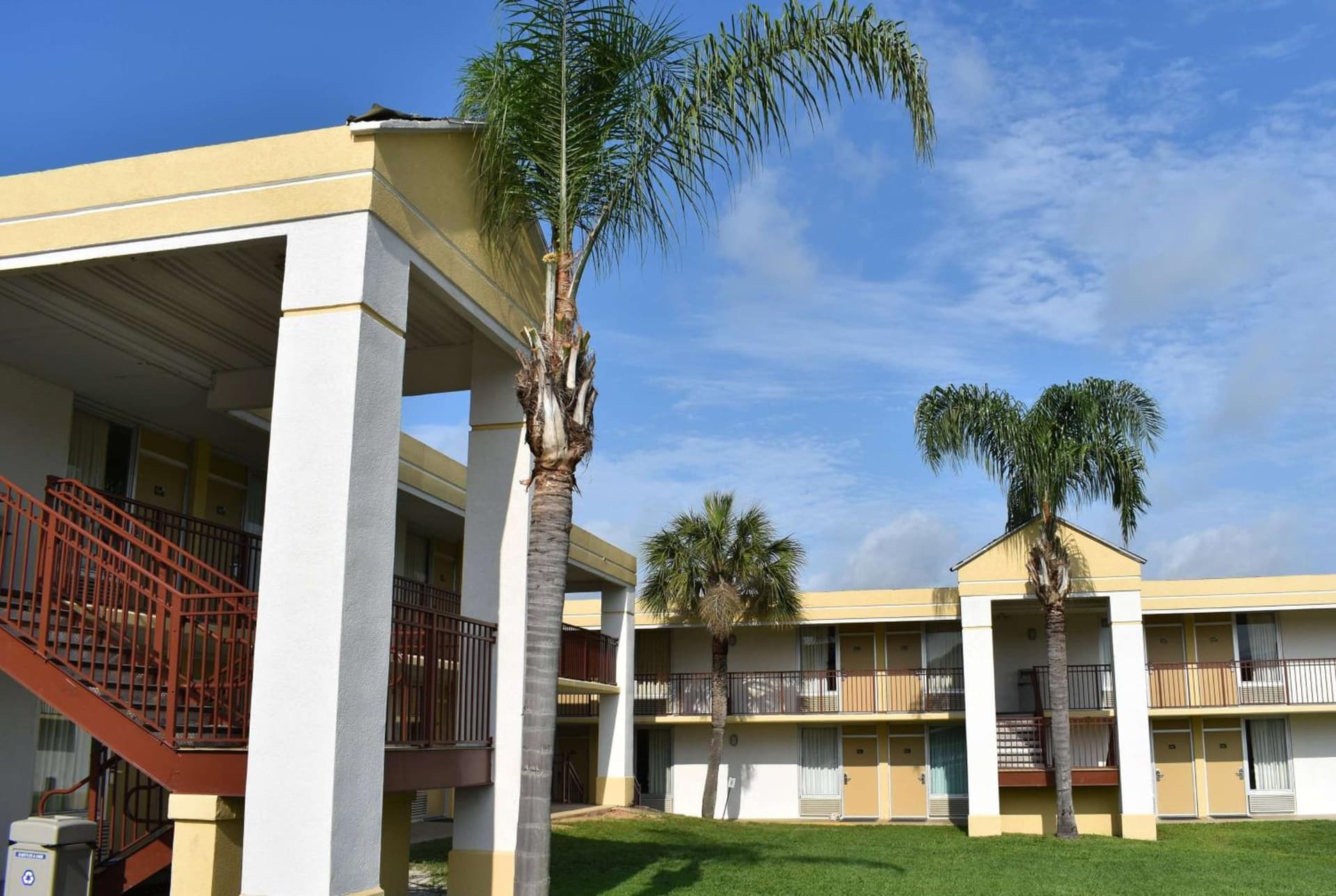 Super 8 by Wyndham Ocala I-75 gallery photo in Ocala, FL — image 52