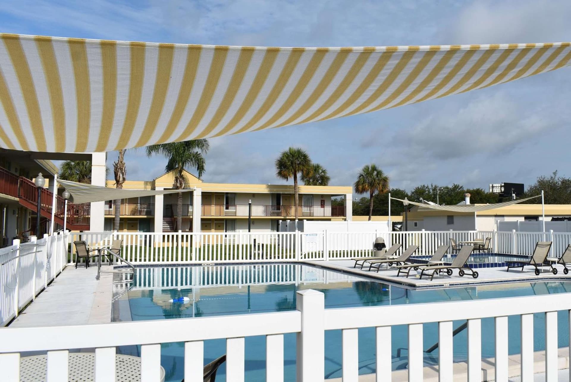 Super 8 by Wyndham Ocala I-75 gallery photo in Ocala, FL — image 43