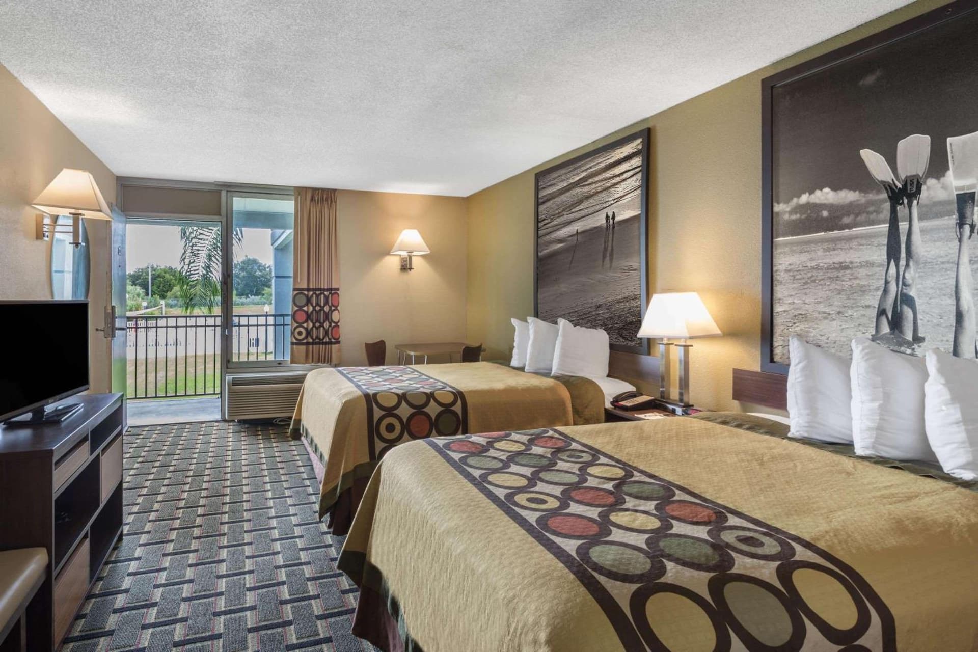 Super 8 by Wyndham Ocala I-75 gallery photo in Ocala, FL — image 32