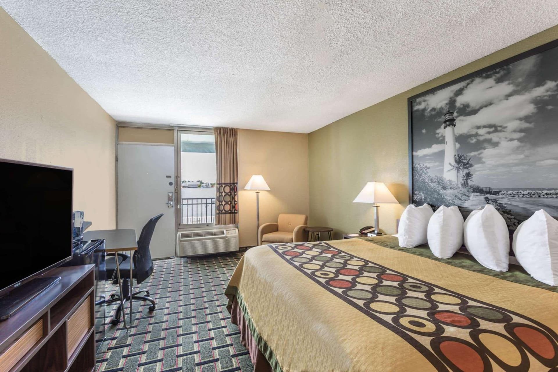 Super 8 by Wyndham Ocala I-75 interior in Ocala, FL — gallery photo 2