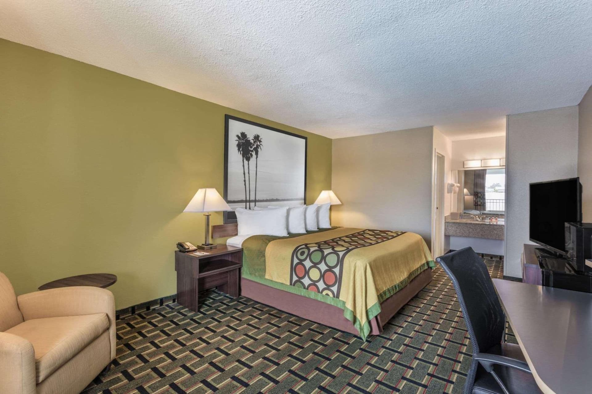 Super 8 by Wyndham Ocala I-75 gallery photo in Ocala, FL — image 8