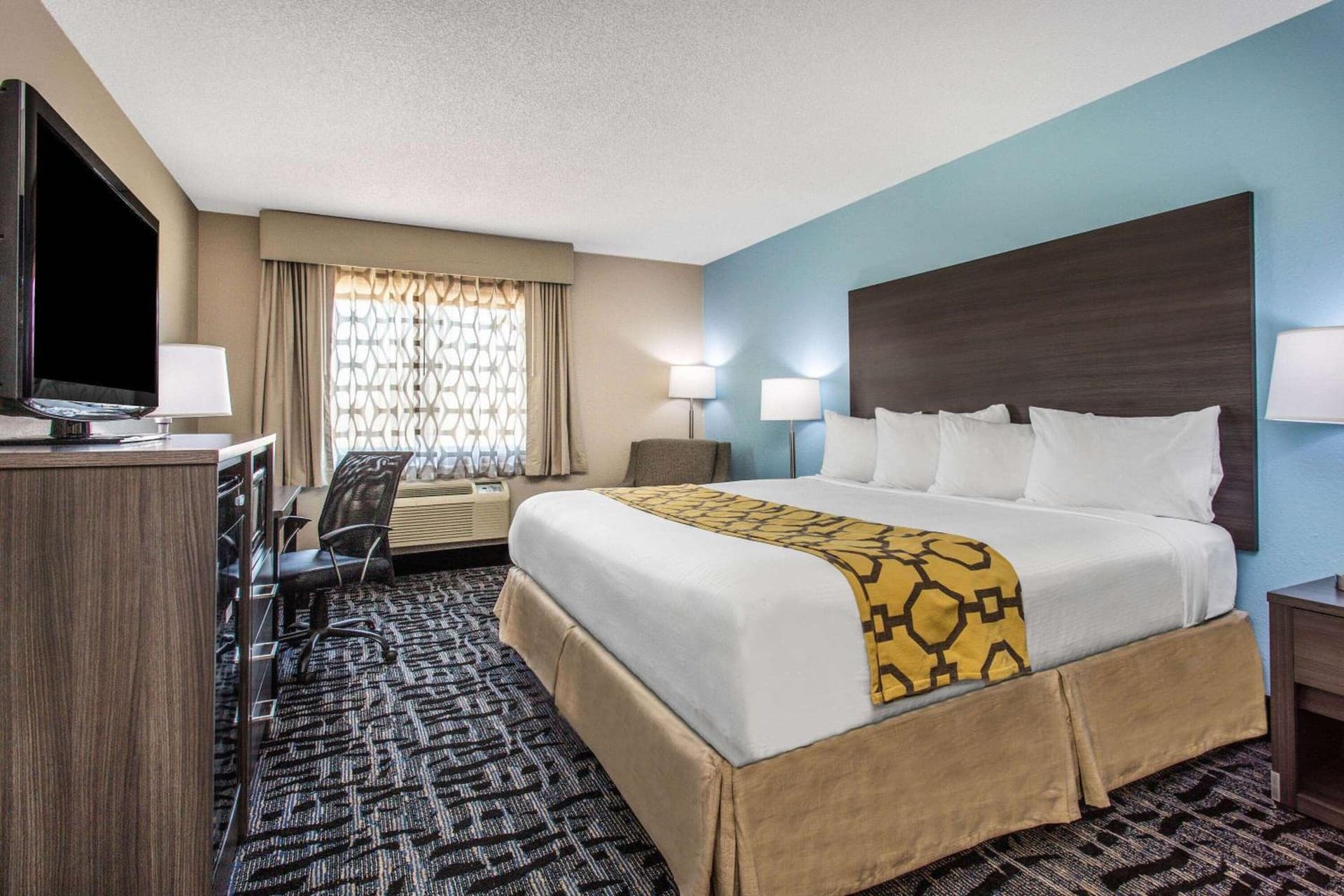 Baymont by Wyndham Joliet gallery photo in Joliet, IL — image 16
