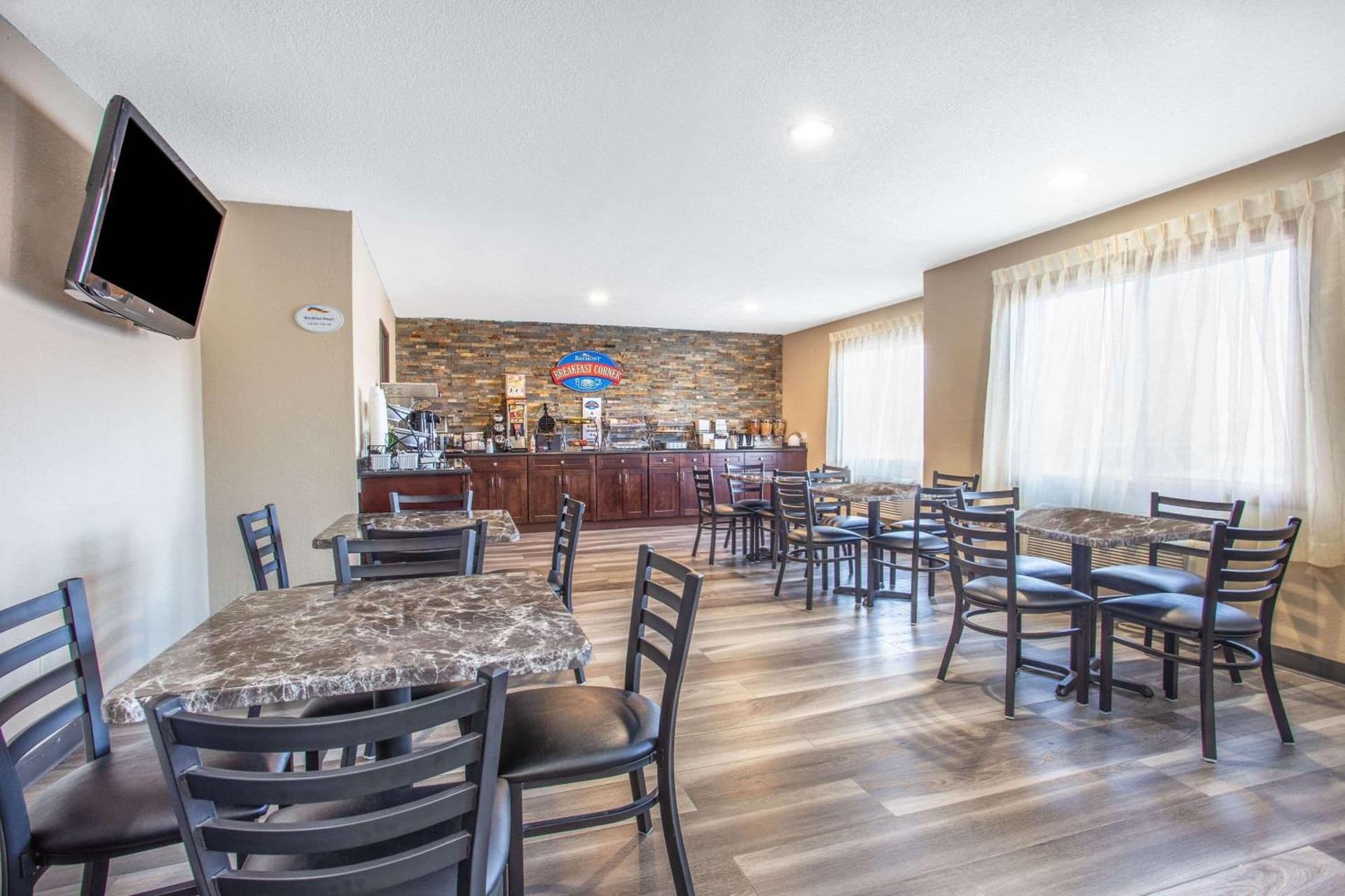 Baymont by Wyndham Joliet gallery photo in Joliet, IL — image 24