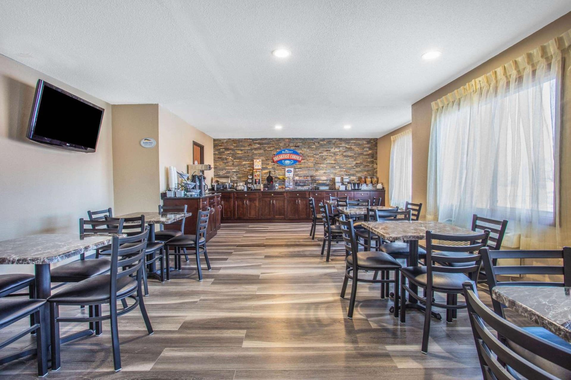 Baymont by Wyndham Joliet gallery photo in Joliet, IL — image 33