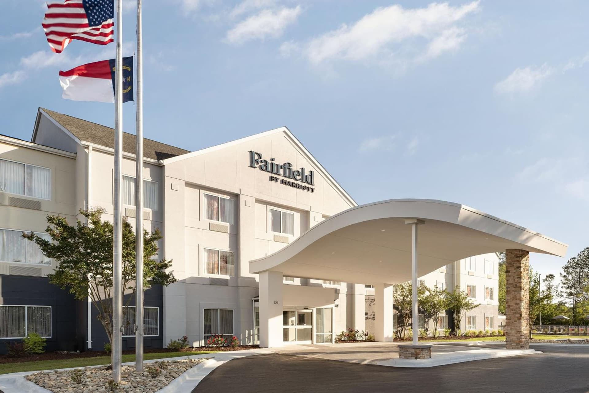 Fairfield Inn & Suites by Marriott Jacksonville interior in Jacksonville, NC — gallery photo 2
