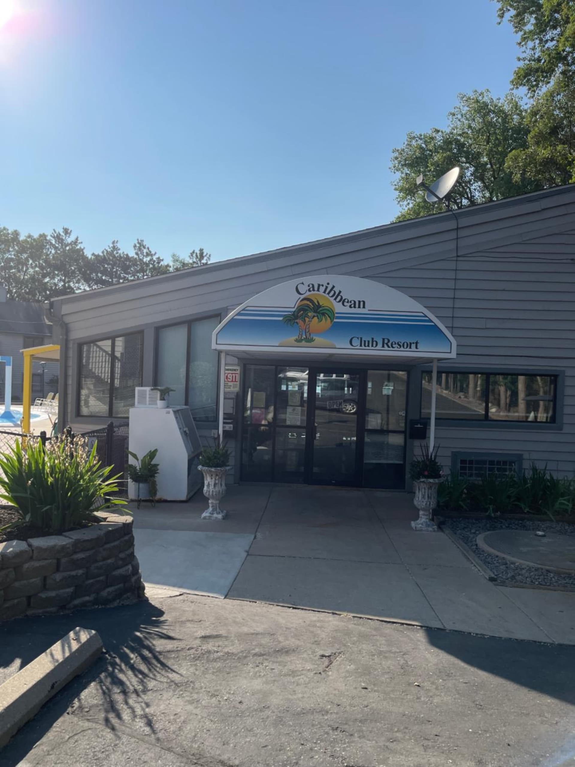Caribbean Club Resort featured exterior or lobby in Wisconsin Dells, WI — similar hotel