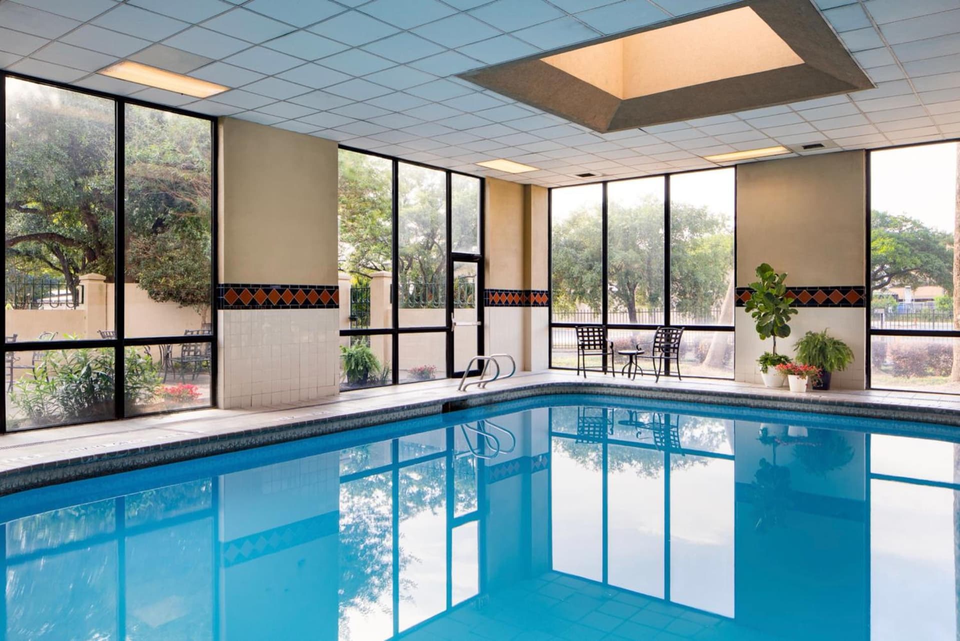 Houston Marriott South at Hobby Airport interior in Houston, TX — gallery photo 2