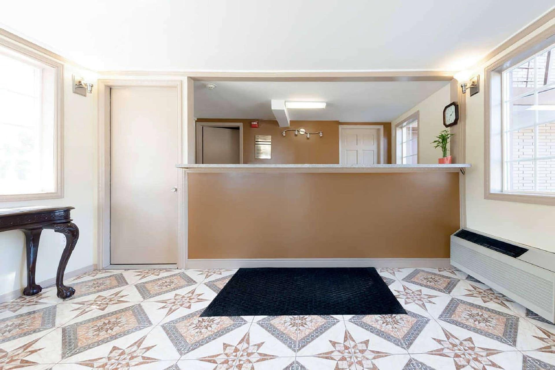 Super 8 by Wyndham Greensburg property views in Greensburg, PA — gallery photo 3