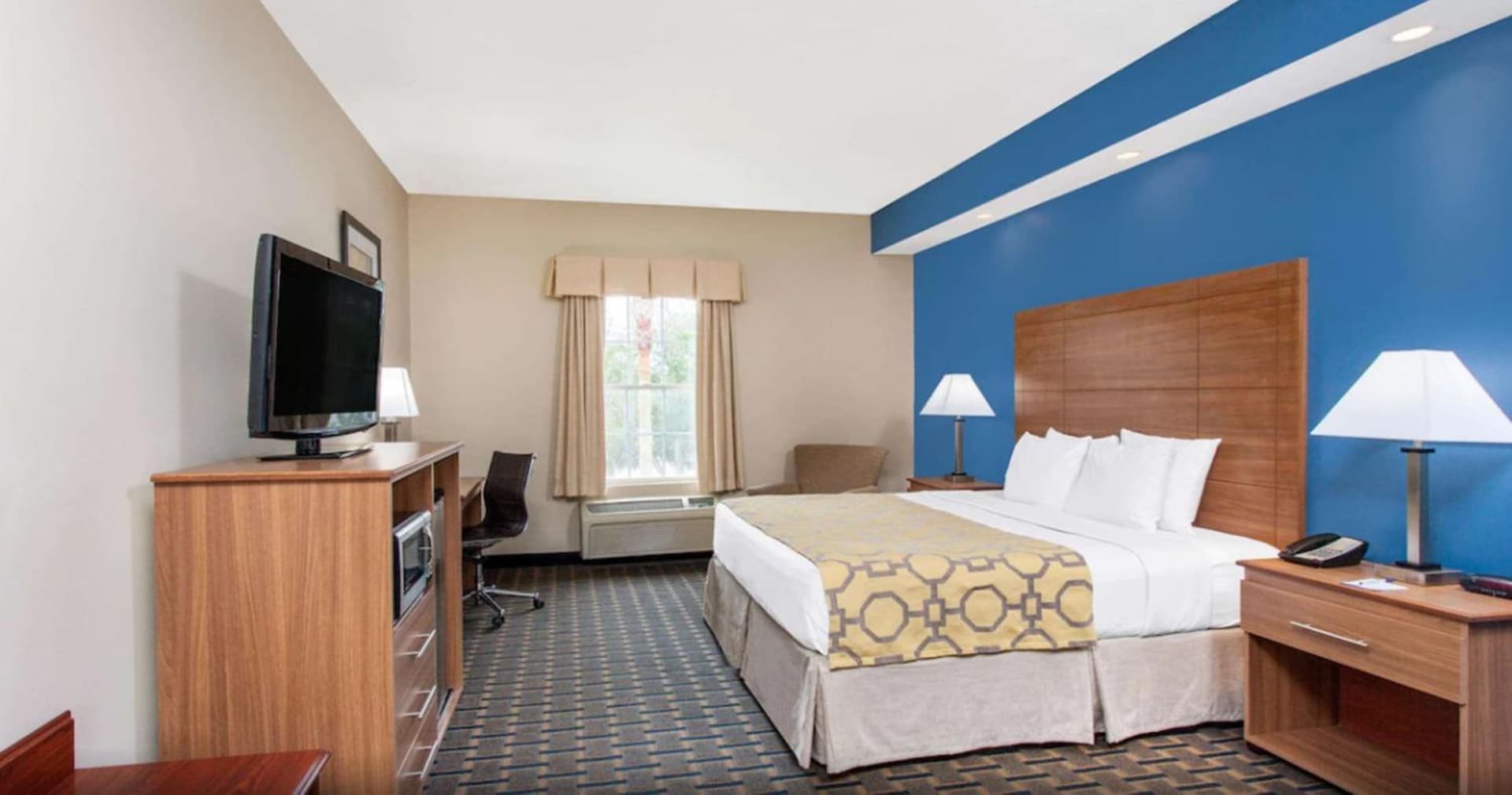 Baymont by Wyndham Jacksonville/Butler Blvd gallery photo in Jacksonville, FL — image 20
