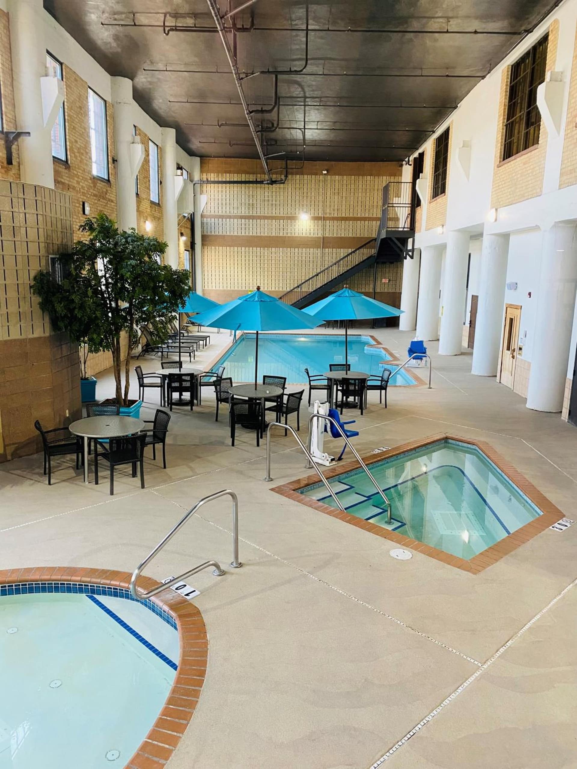 The Suites Hotel at Waterfront Plaza gallery photo in Duluth, MN — image 37