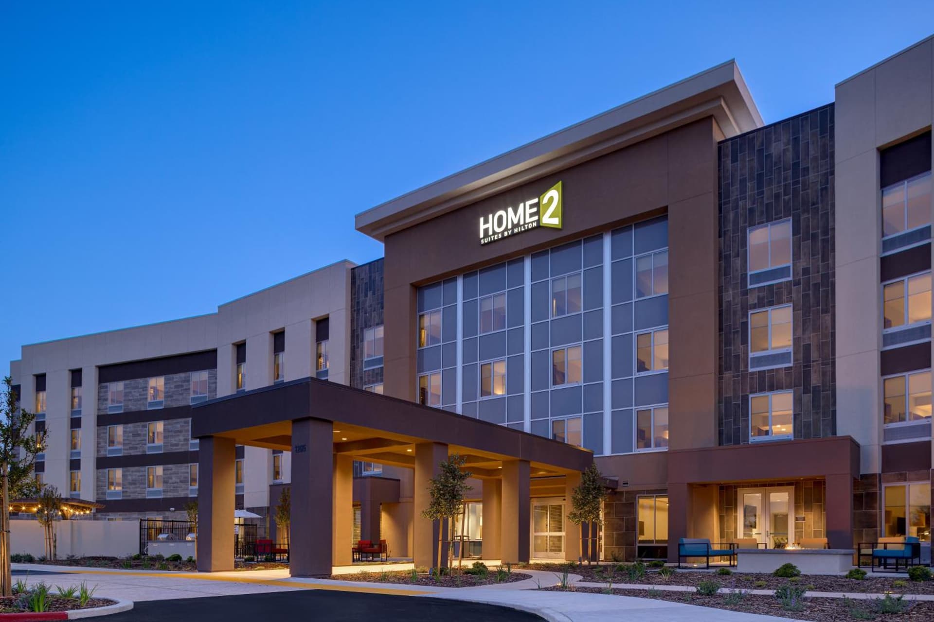Home2 Suites By Hilton Petaluma interior in Petaluma, CA — gallery photo 2