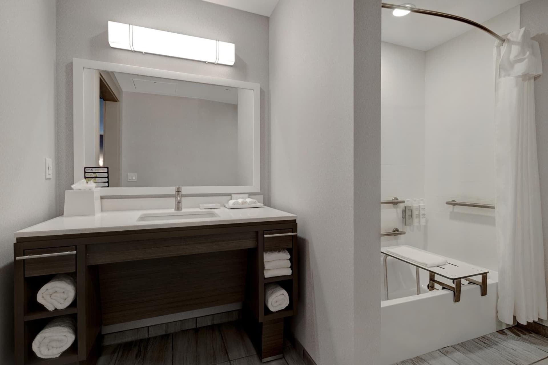 Home2 Suites By Hilton Petaluma gallery photo in Petaluma, CA — image 7