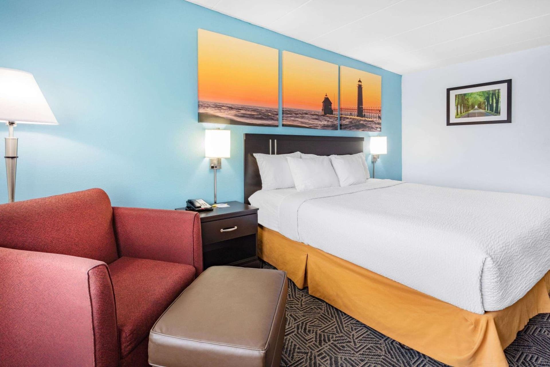 Days Inn by Wyndham Livonia Canton Detroit gallery photo in Livonia, MI — image 27