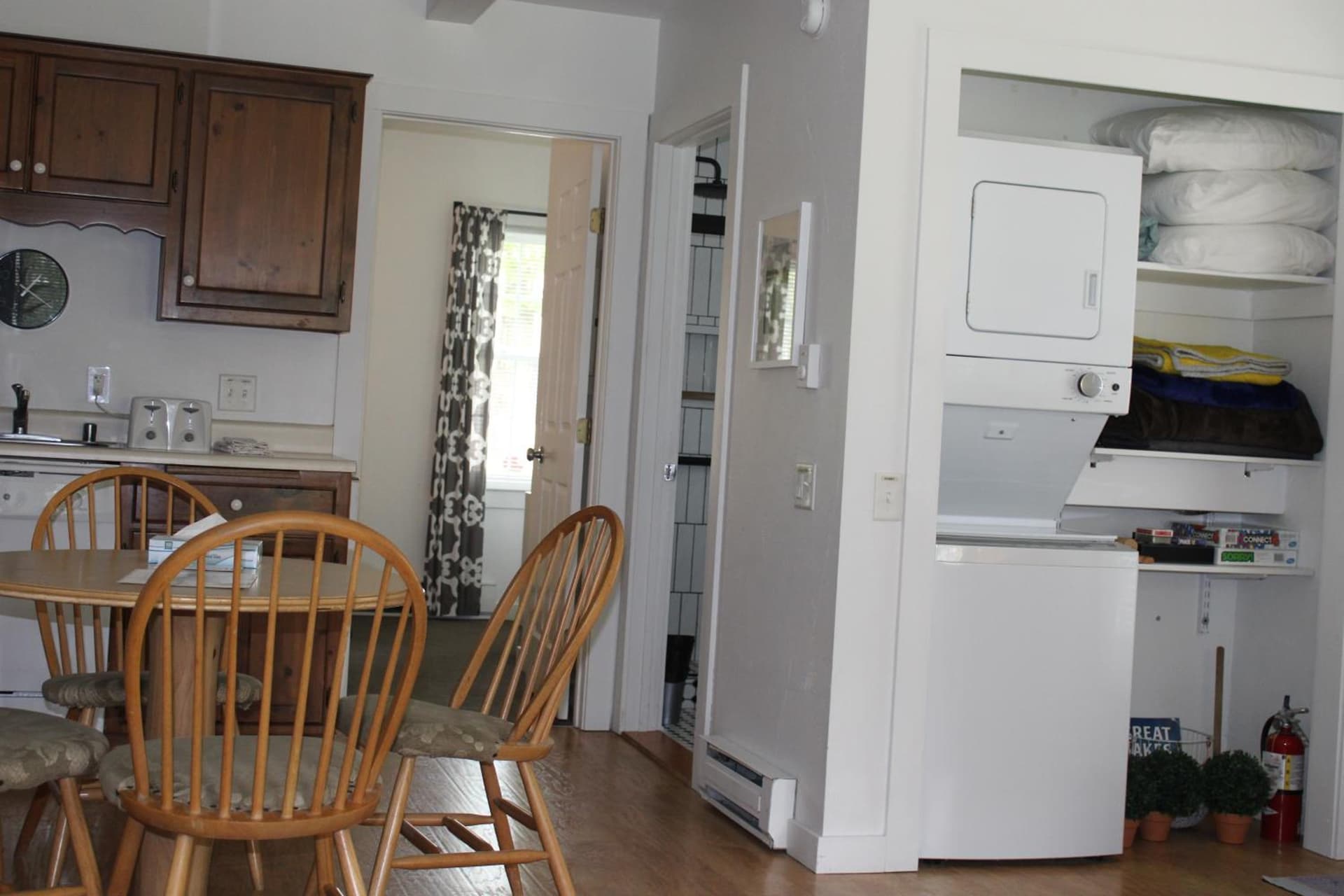 Cedar Court Inn property views in Fish Creek — gallery photo 3