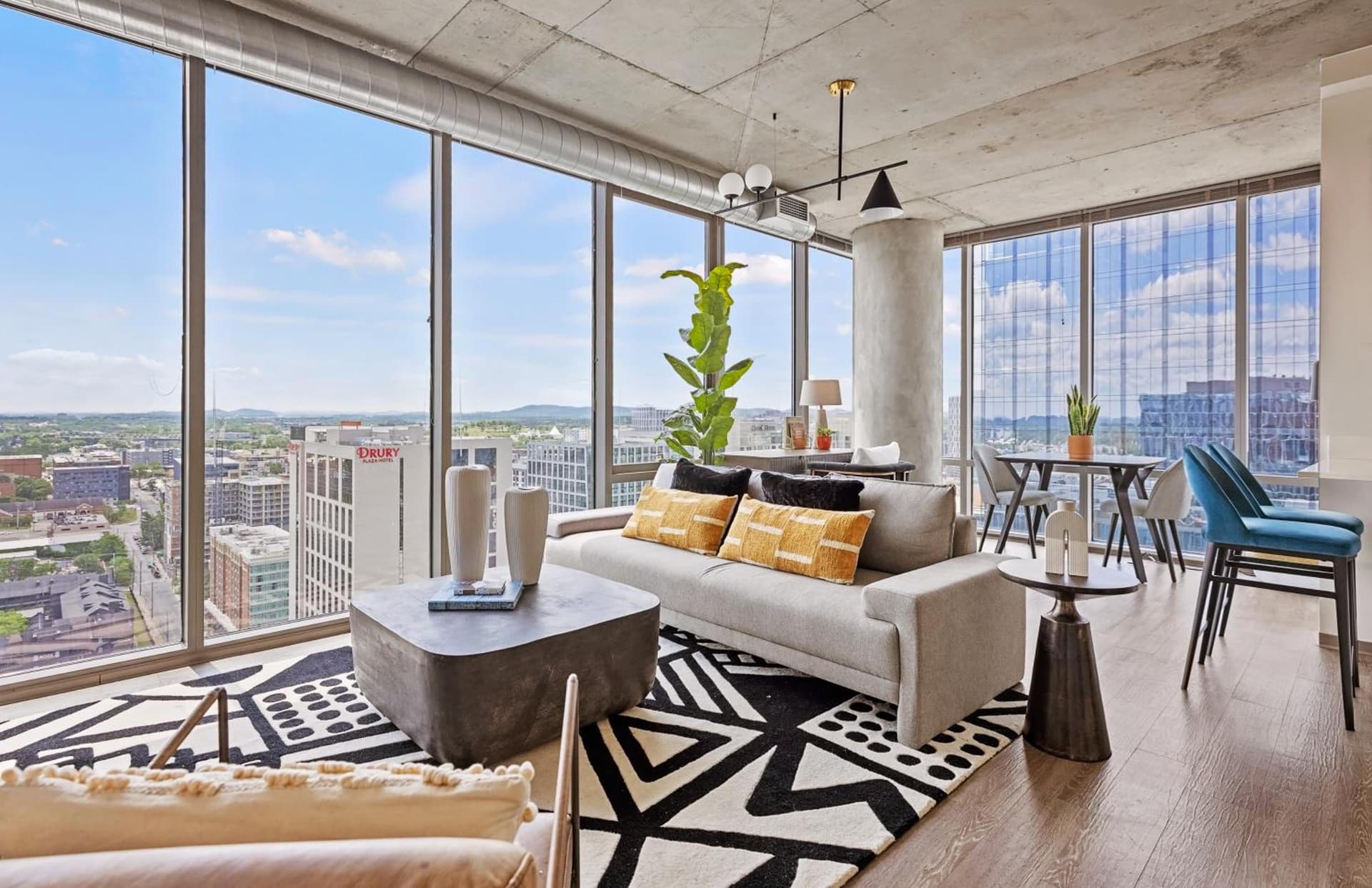 Placemakr Premier SoBro gallery photo in Nashville, TN — image 117