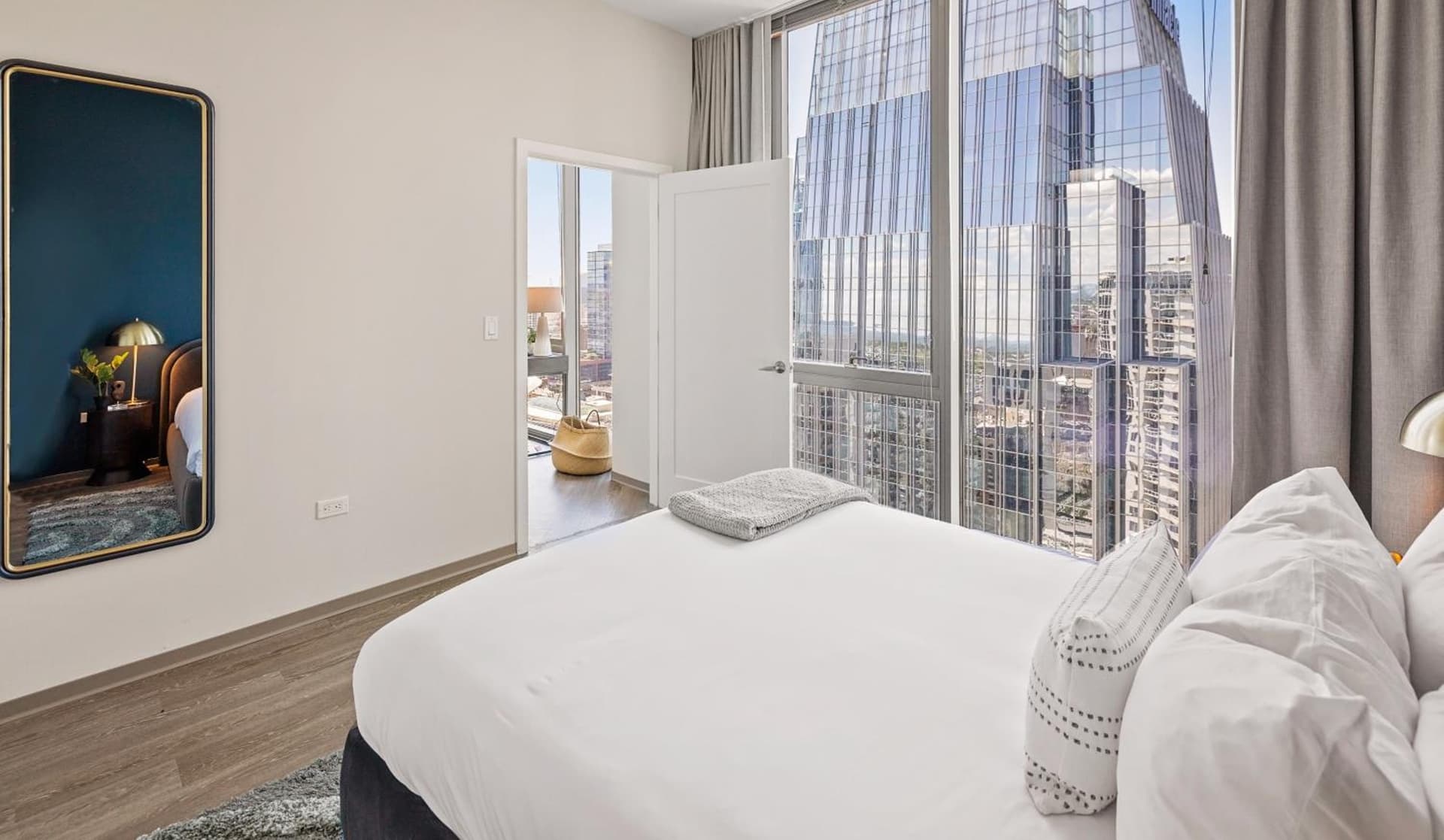 Placemakr Premier SoBro interior in Nashville, TN — gallery photo 2