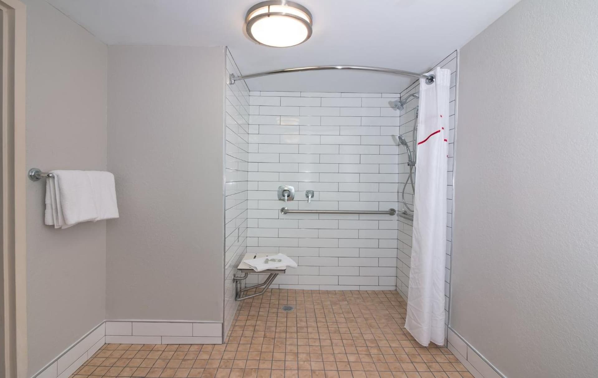 Red Roof Inn PLUS Miami Airport gallery photo in Miami, FL — image 8