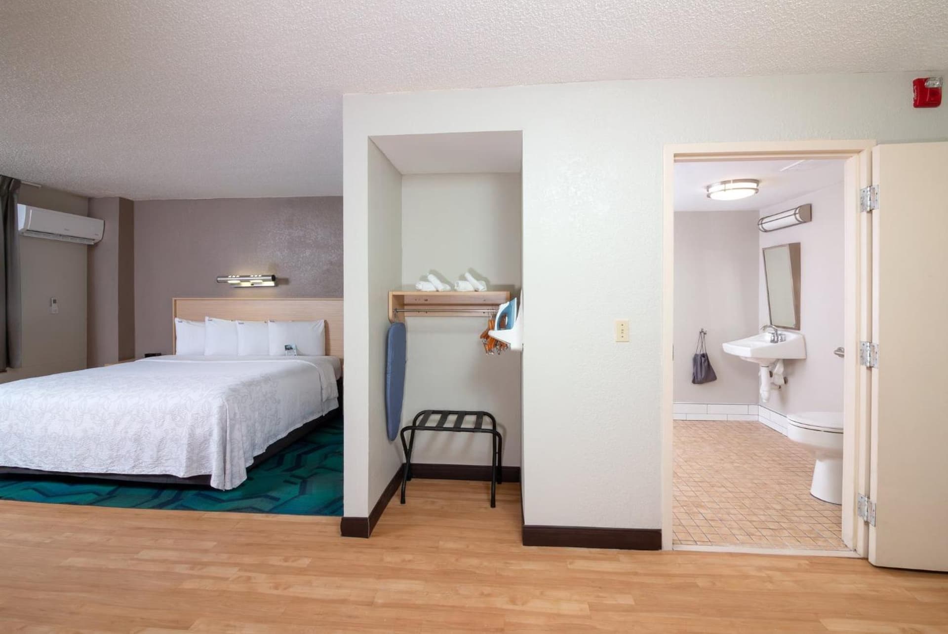 Red Roof Inn PLUS Miami Airport gallery photo in Miami, FL — image 25