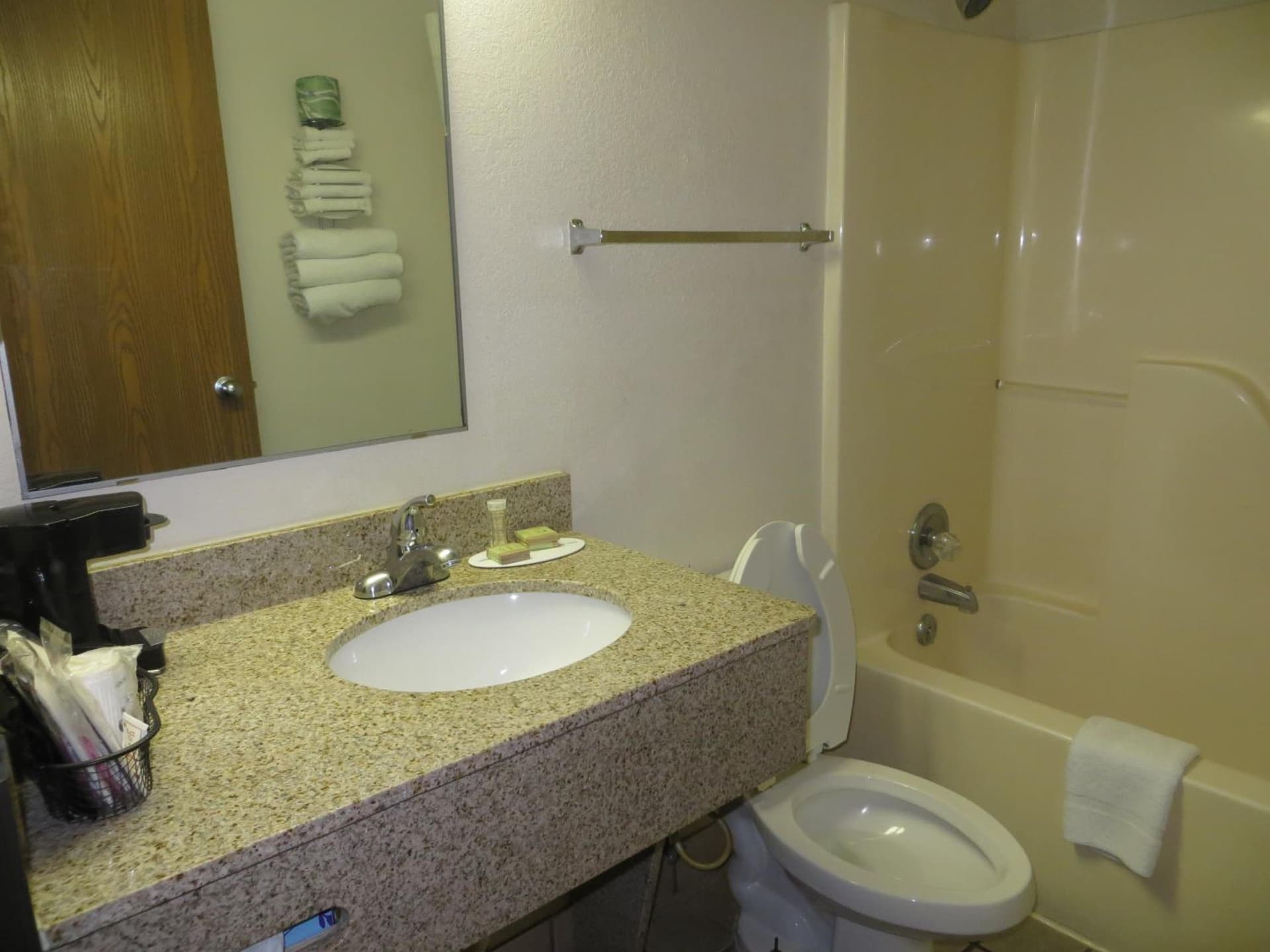 Super 8 by Wyndham Waco University Area gallery photo in Waco, TX — image 4