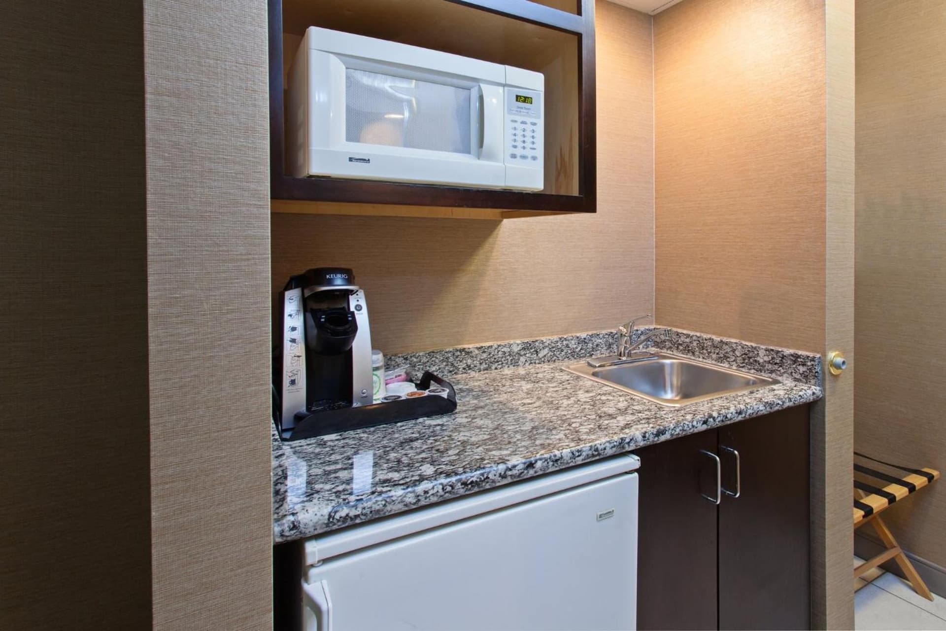 Holiday Inn Express & Suites Seattle Downtown - Lake Union by IHG gallery photo in Seattle, WA — image 5