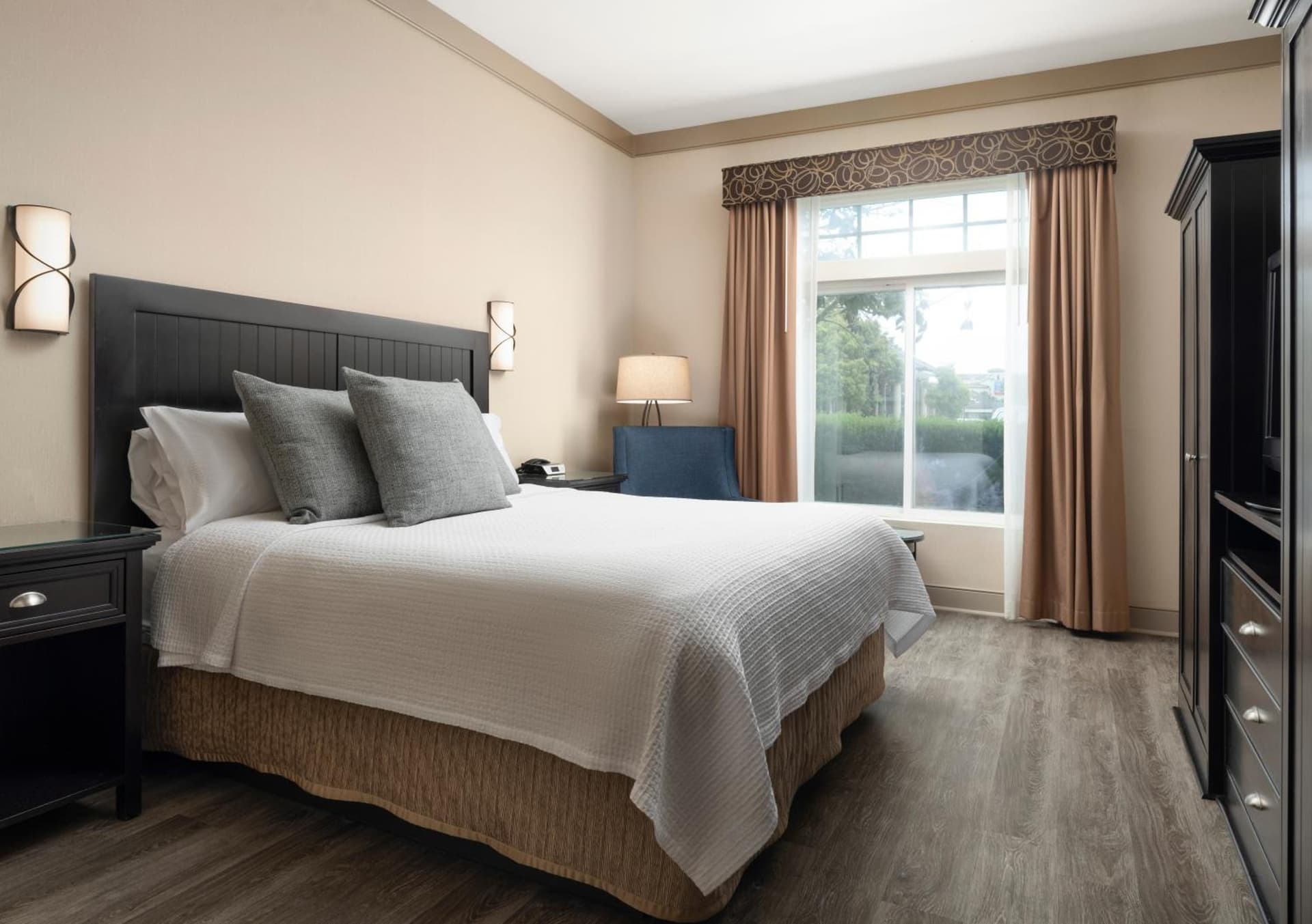 West Inn & Suites gallery photo in Carlsbad, CA — image 18