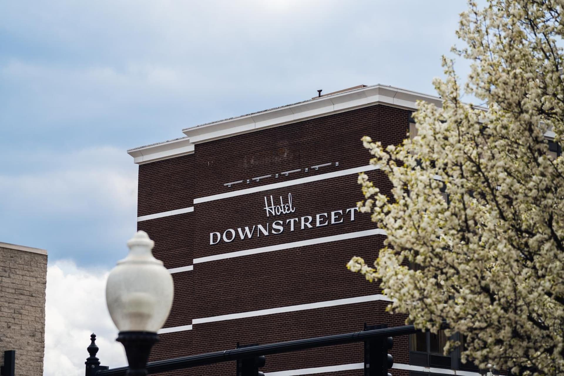 Hotel Downstreet, an Ascend Collection Hotel — hotel in North Adams, Massachusetts