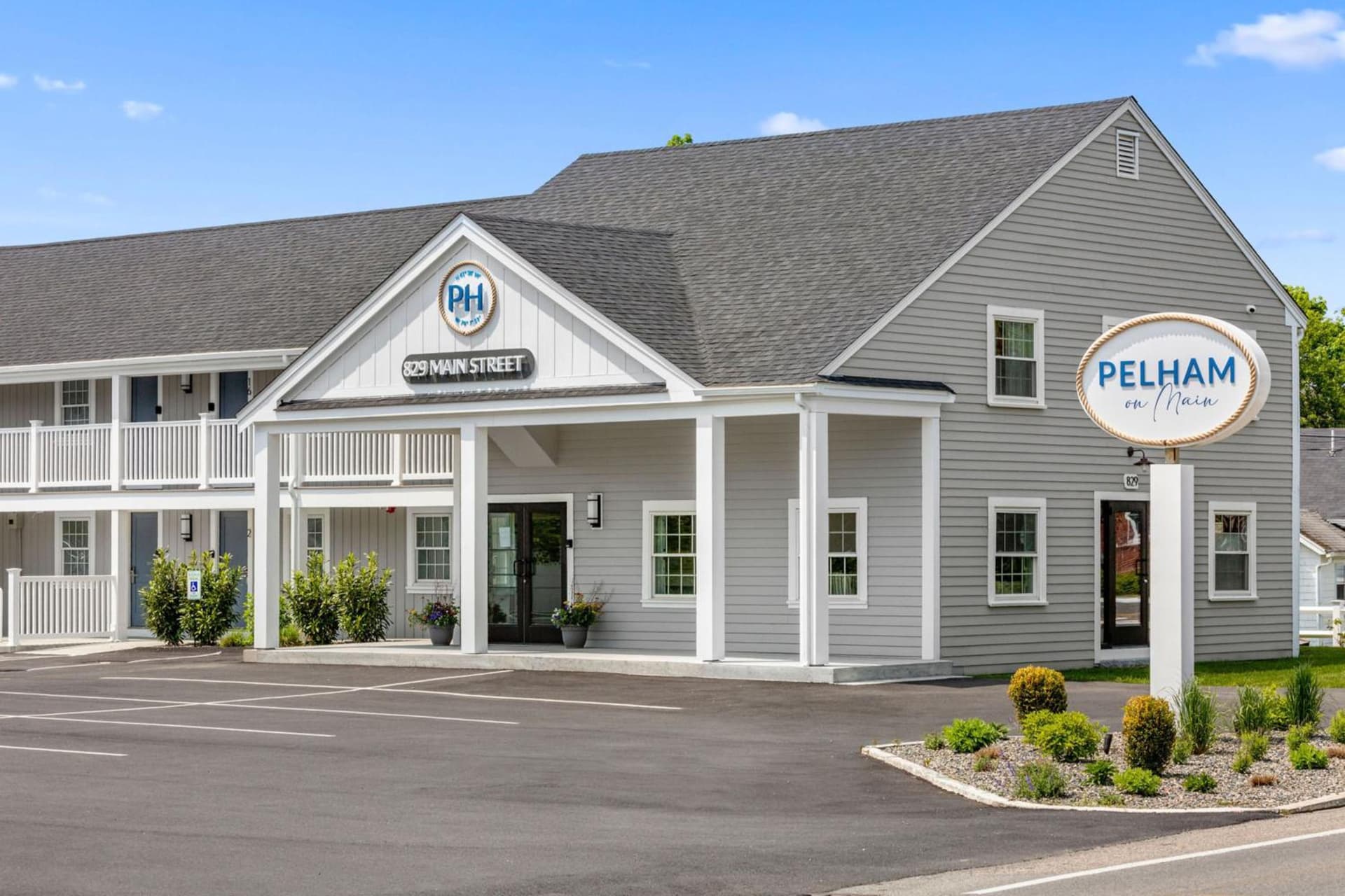 Love Farms Lodge featured exterior or lobby in West Dennis, MA — similar hotel