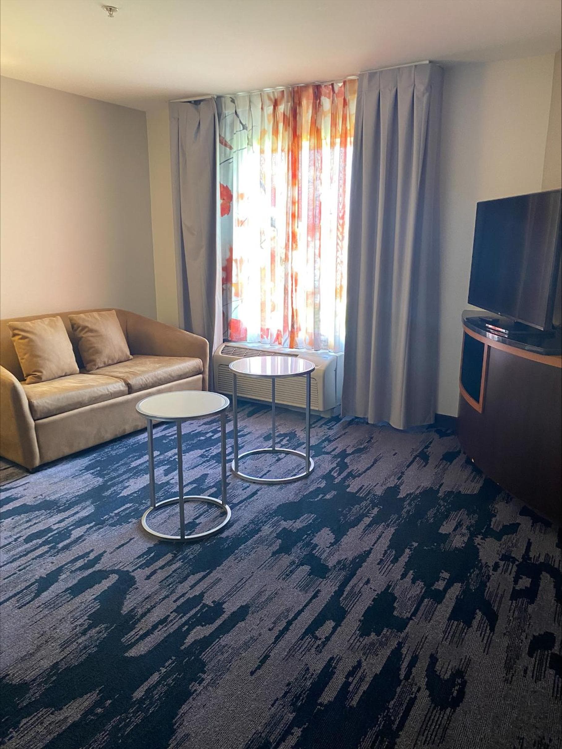 Fairfield Inn & Suites by Marriott Texarkana interior in Texarkana - Texas, TX — gallery photo 2