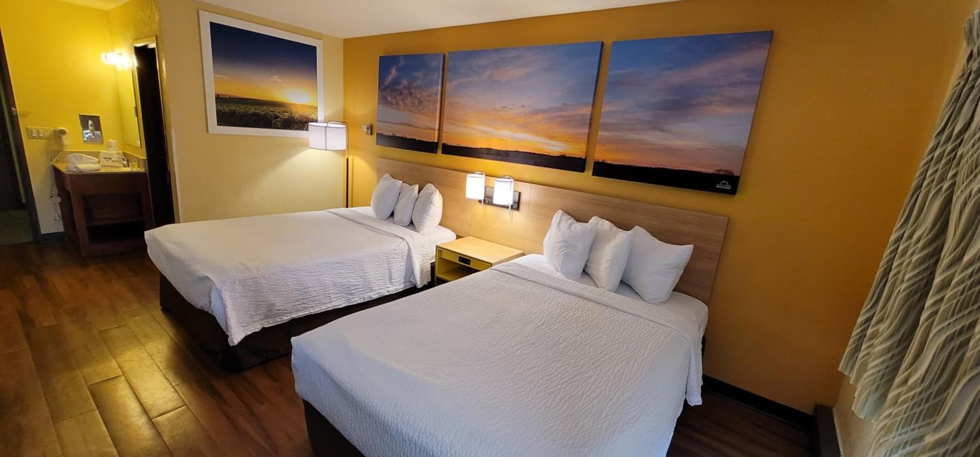 Days Inn by Wyndham Rockford I-90 Walking Distance to Casino gallery photo in Rockford, IL — image 24